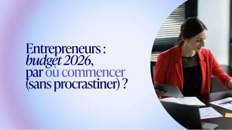 Femme entrepreneure analysant un graphique financier dans un bureau, illustration de la préparation du budget 2026.