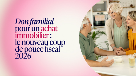 Don familial pour un achat immobilier en 2026, illustré par trois adultes réunis autour d’une table