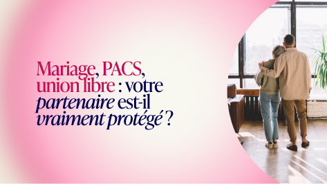 Couple regardant par une fenêtre, illustration de la protection du conjoint en cas de décès selon le mariage, le PACS ou l'union libre.